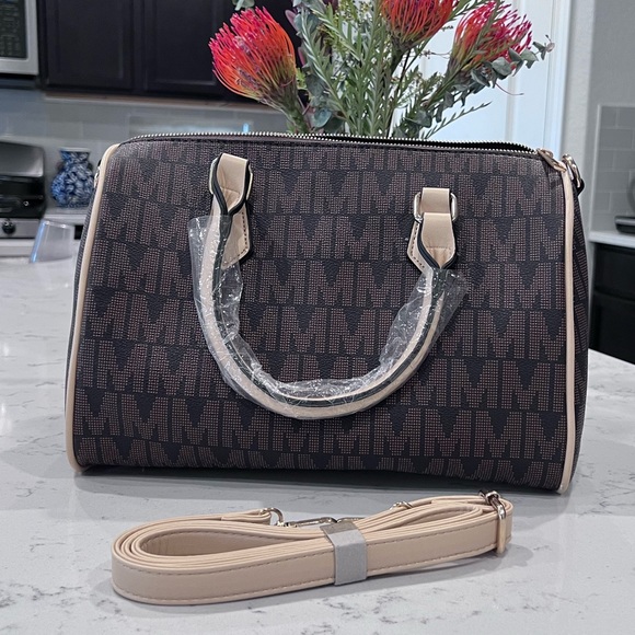 NWT - Satchel handbag with matching wallet wristlet - Picture 3 of 9